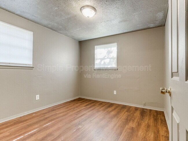 Building Photo - 4008 SE 47th St