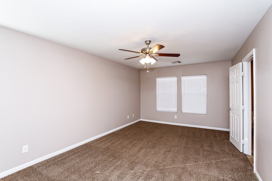 Building Photo - 10293 Burning Bush St