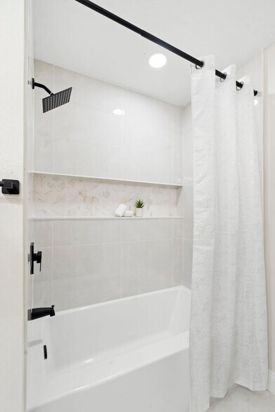 Building Photo - 505 Lake Shore Dr