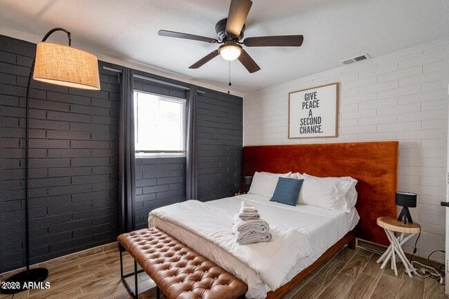 Building Photo - 1212 E Tempe Dr