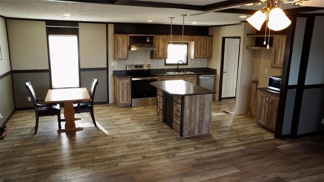 Building Photo - 17310 State Hwy 95