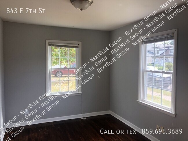 Building Photo - 843 E 7th St