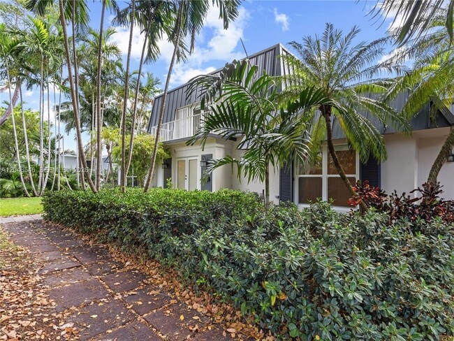 Building Photo - 651 S Mashta Dr