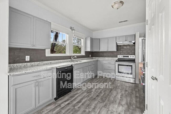 Building Photo - 5113 Farrell Ave