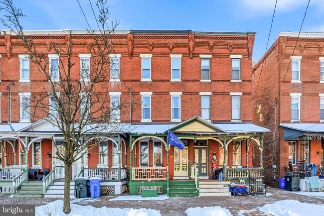 Building Photo - 346 E Union St