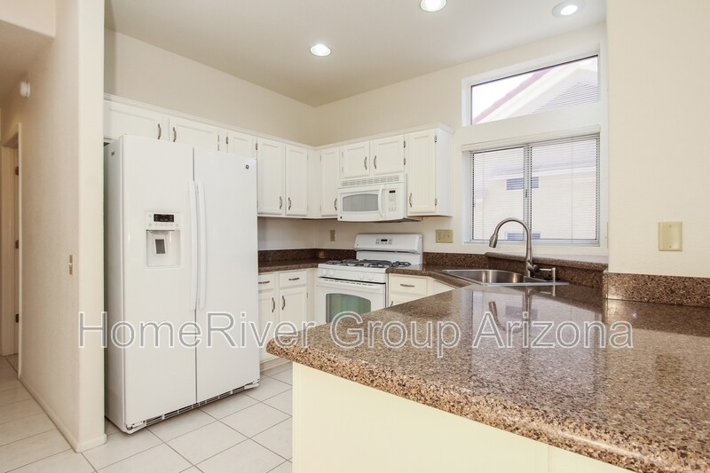 Building Photo - 13441 W Caraway Dr