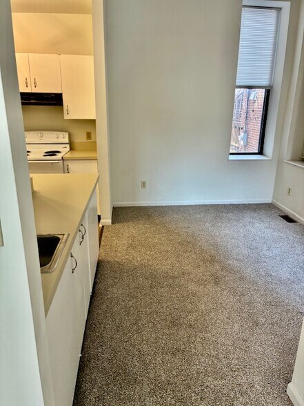 Building Photo - 2336 S 9th St