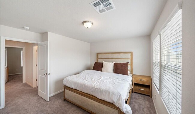 Building Photo - 2224 Cedar Vly Dr