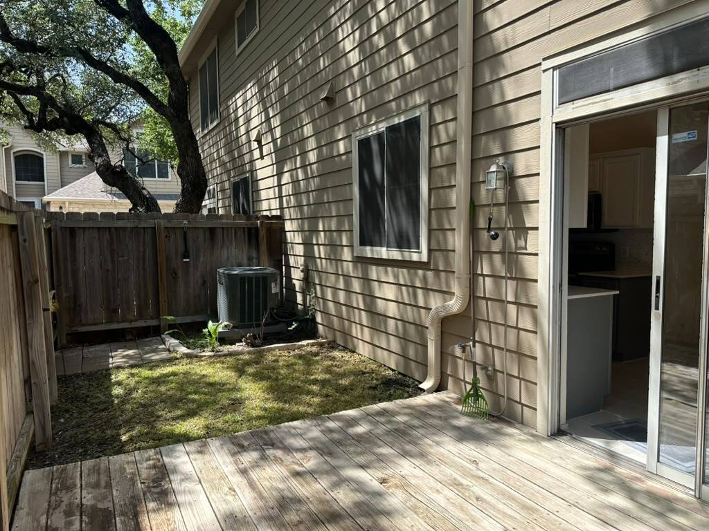 Patio - 4400 Switch Willo