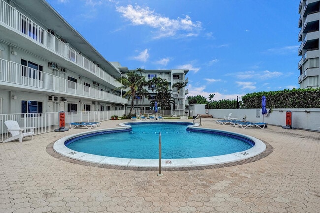 Building Photo - 1480 S Ocean Blvd