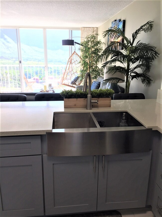 Building Photo - 84-680-680 Kili Dr