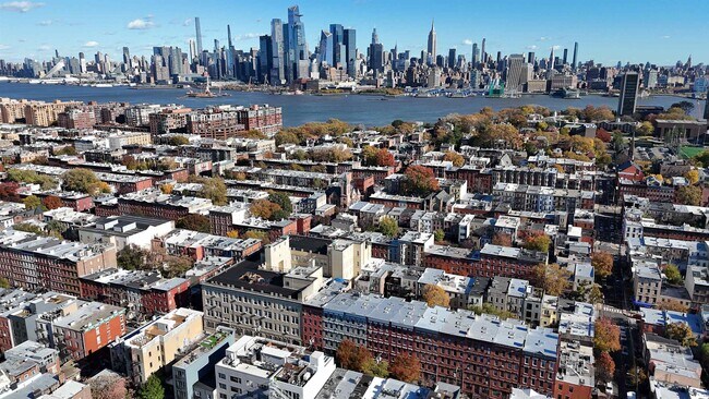 Building Photo - 813 Park Ave