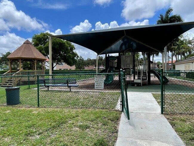 Building Photo - 777 NW 151st Ave