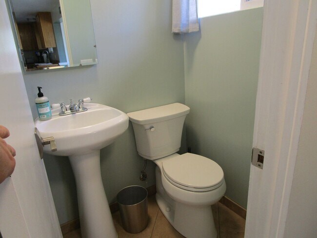 Building Photo - Charming  Furnished 3 bedroom Home in Whitefish