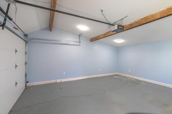 Building Photo - Charming Home in San Jose!