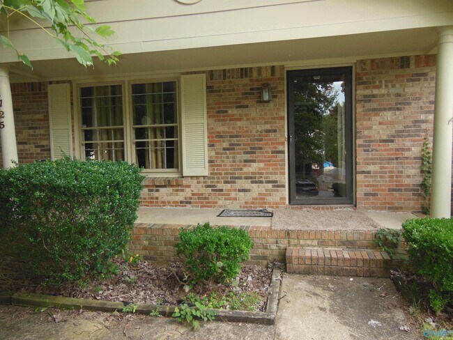 Building Photo - 1725 Millican Pl NW