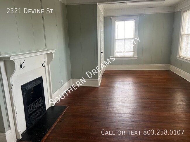 Building Photo - Charming 2-Bedroom Home in Prime Devine St...