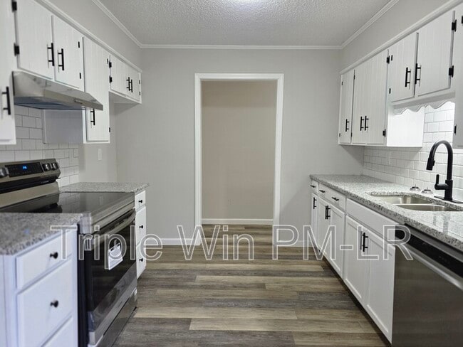 Building Photo - 8 Willowridge Cove