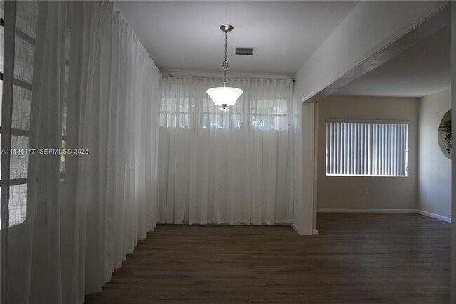 Building Photo - 7800 SW 69th Ave