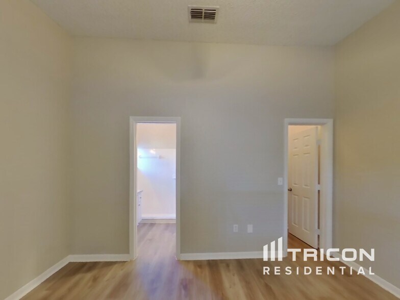 Building Photo - 272 Kings Pond Ave