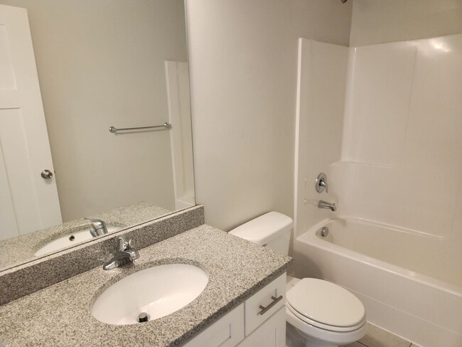 Building Photo - 4 Bedroom 2.5 Bathroom Lehi Townhome!