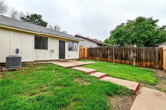 Building Photo - 1602 W Braker Ln