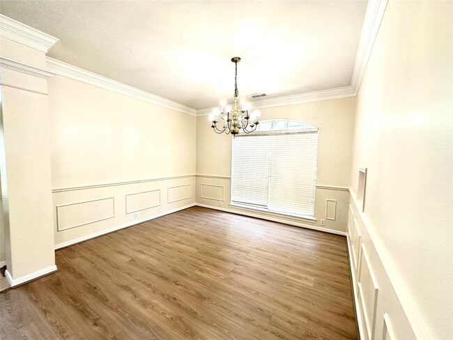 Building Photo - 3302 Richland Dr