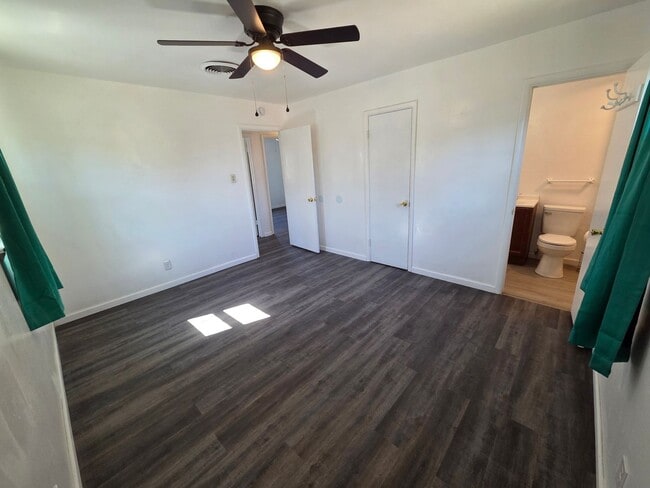 Building Photo - 3 or 4 Bedroom Home For Rent with New Refrigerated Air
