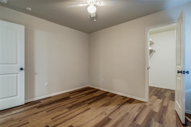 Building Photo - 12716 Heritage Oaks Dr