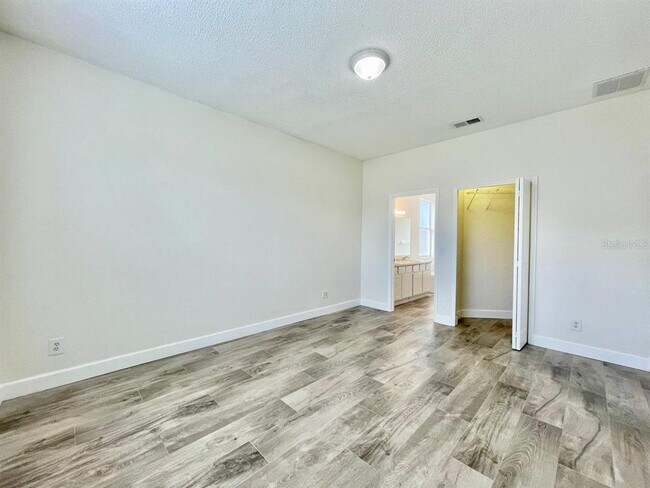 Building Photo - 18417 Meadow Blossom Ln