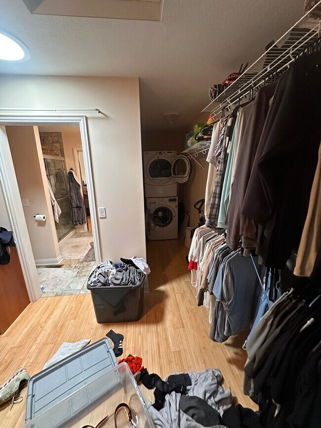 Master Closet w/ personal laundry - 1420 Meadow Rd