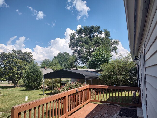 Carport - 4011 Bandy Rd