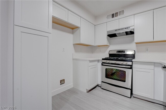 Building Photo - 3060 Tarpon