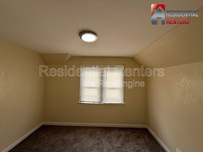 Building Photo - 3204 N 24th St
