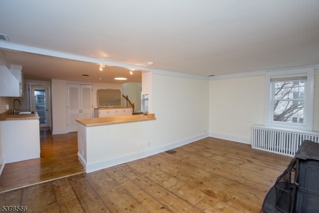 Building Photo - 67 Ferry St