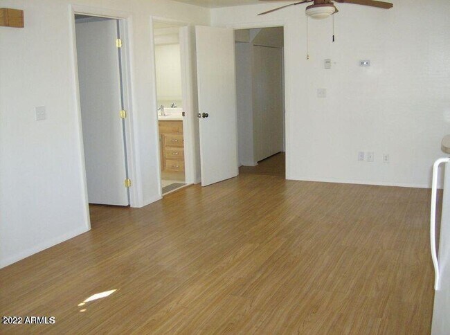 Building Photo - 5650 N 10th St