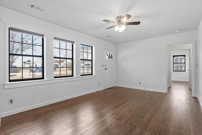Building Photo - 3/ 2  Home for Rent!