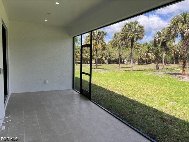 Building Photo - 2657 2nd Ave SE