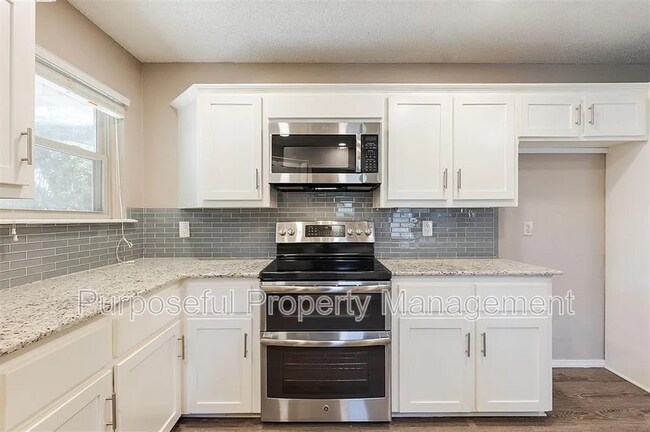 Building Photo - 2501 Patti Pl