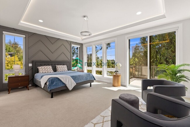 Building Photo - Luxury Meets Innovation | Stunning 5Bed, 5...