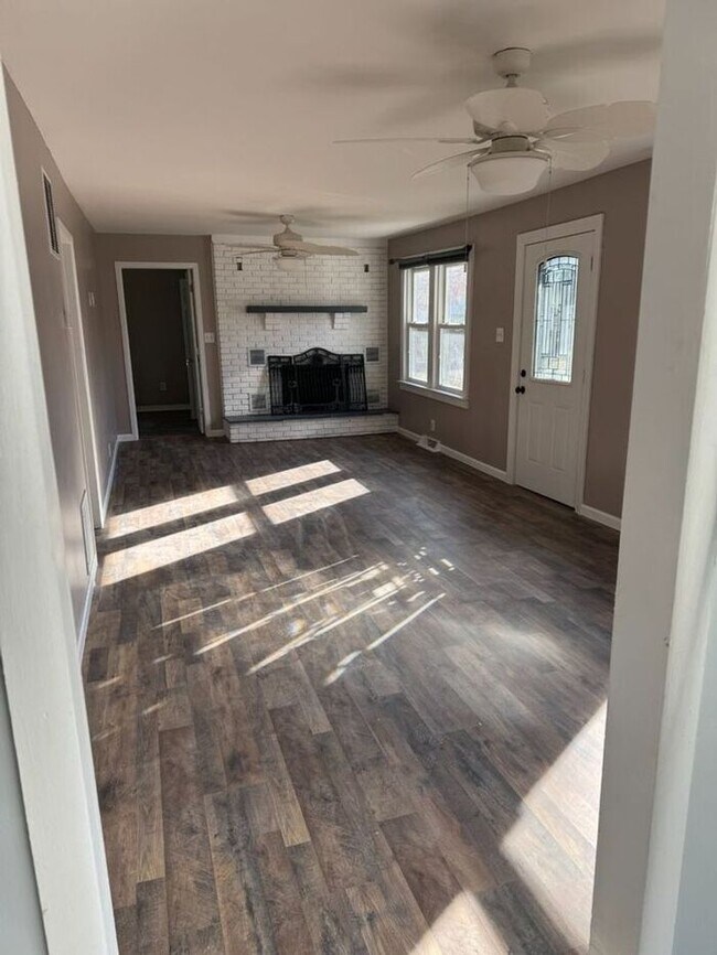 Building Photo - 27 Irene Blvd