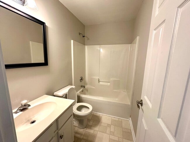 Building Photo - 2008 Chinabrook Ct