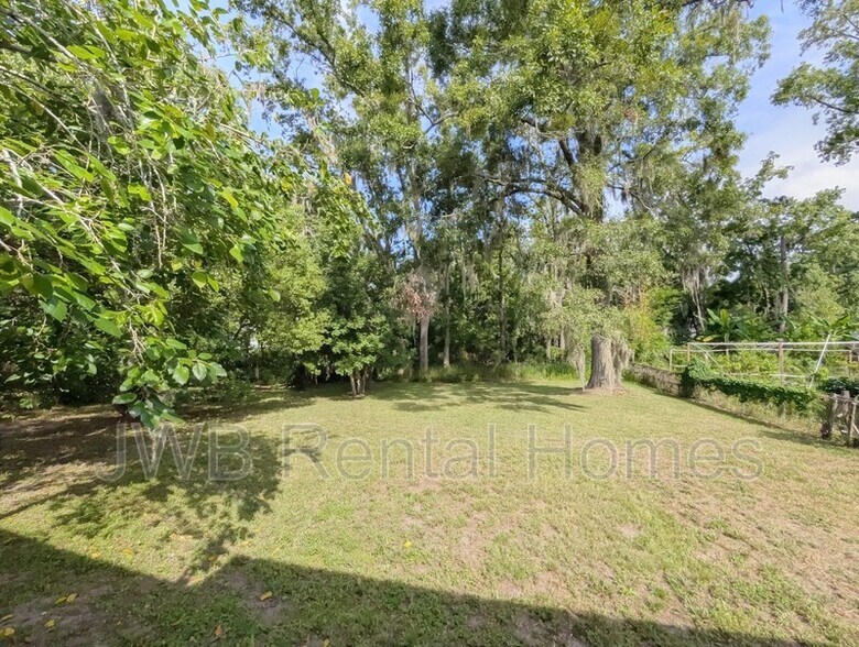 Building Photo - 3702 Colebrooke Dr