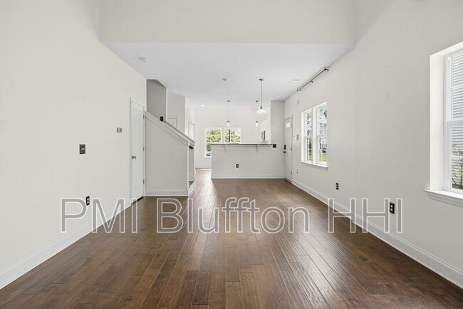 Building Photo - 355 Dante Cir