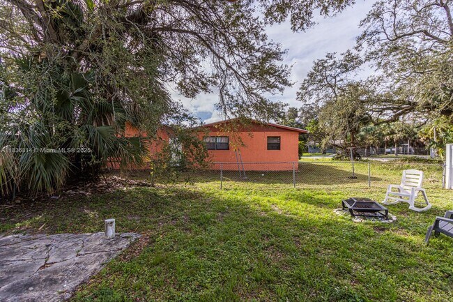 Building Photo - 2784 NW 9th St