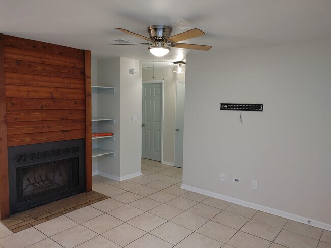 Building Photo - 4405 SW 74th Terrace