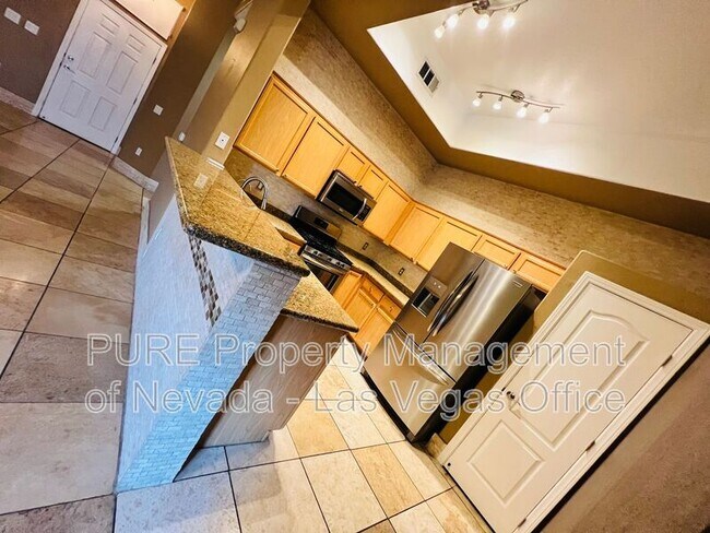 Building Photo - 3545 Cactus Shadow St