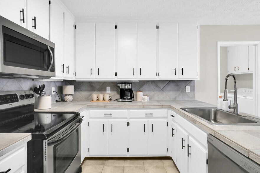 Building Photo - 4023 Ware Hill Dr