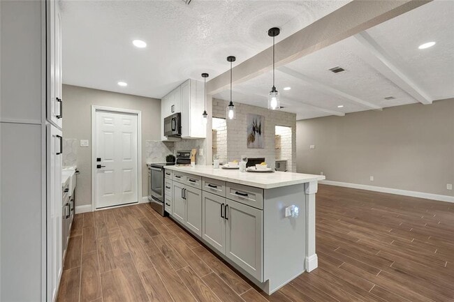 Building Photo - 16634 Bougainvilla Ln