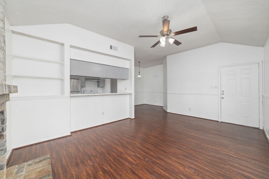 Building Photo - 1308 Brenda Ln